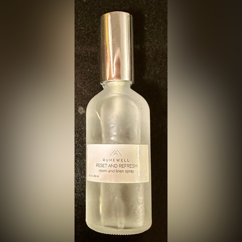 NWOT Essential Oil Minty Mellow Balm and Reset and Refresh Room and Linen Spray - Picture 10 of 12